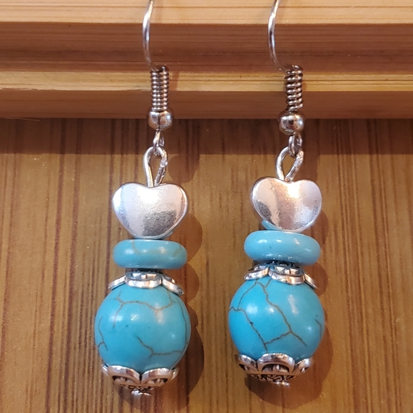 Silver heart with Turquoise semi precious stone beads. - Picture 2 of 3